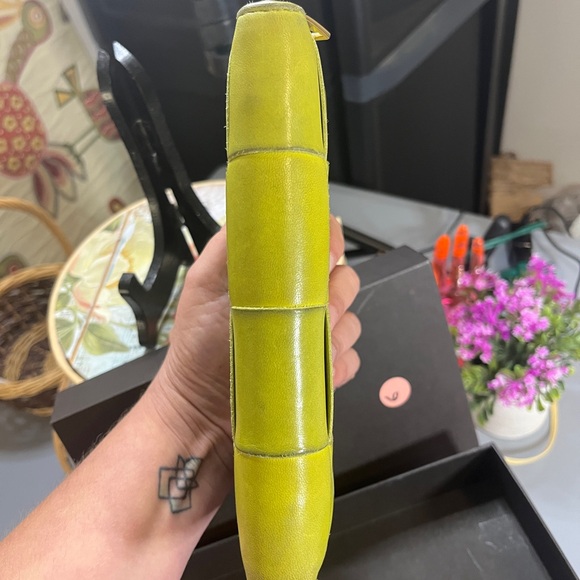 Bottega Veneta Intrecciato Zip-Around LimeGreen Woven Leather Wallet - Picture 5 of 10